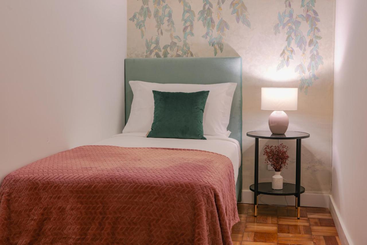 Succeed Campo Pequeno Suites Lisbon Bagian luar foto