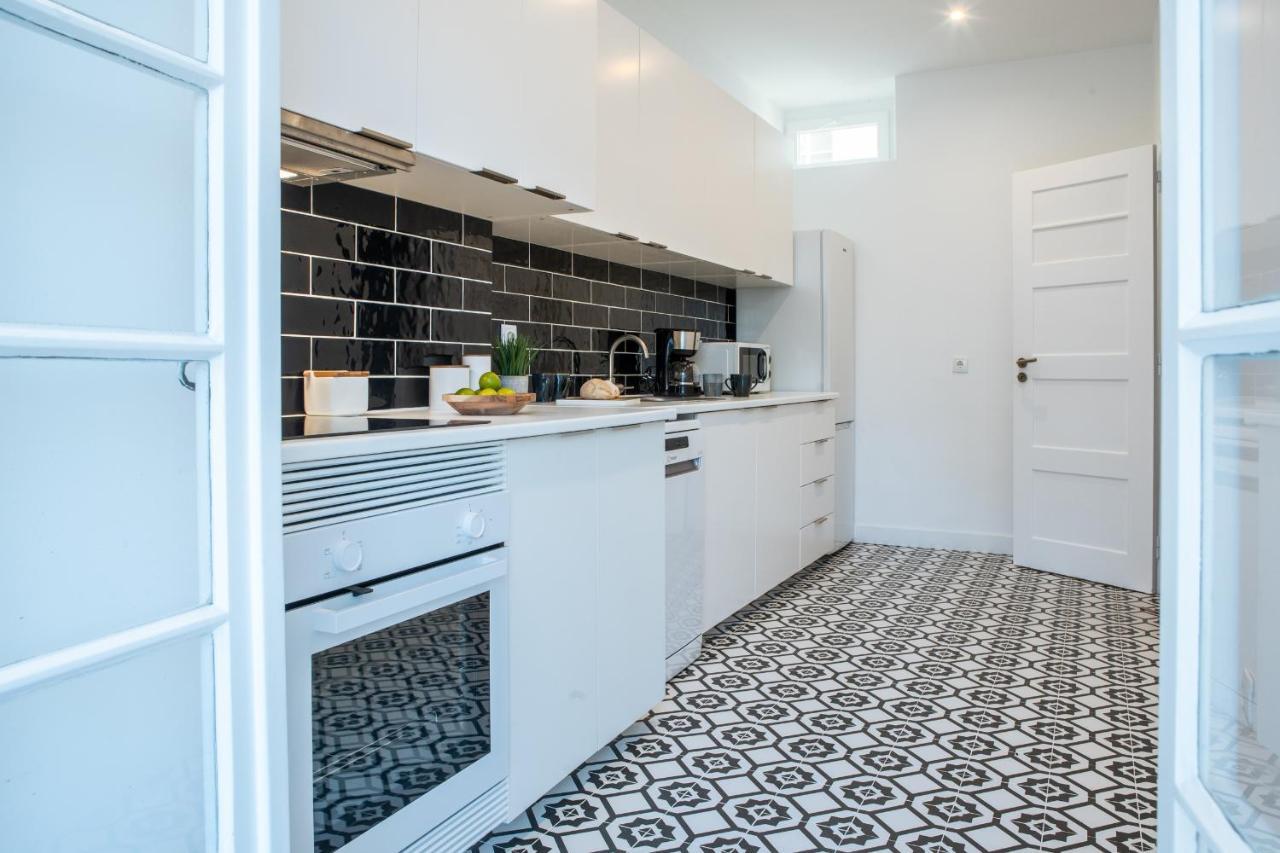 Succeed Campo Pequeno Suites Lisbon Bagian luar foto